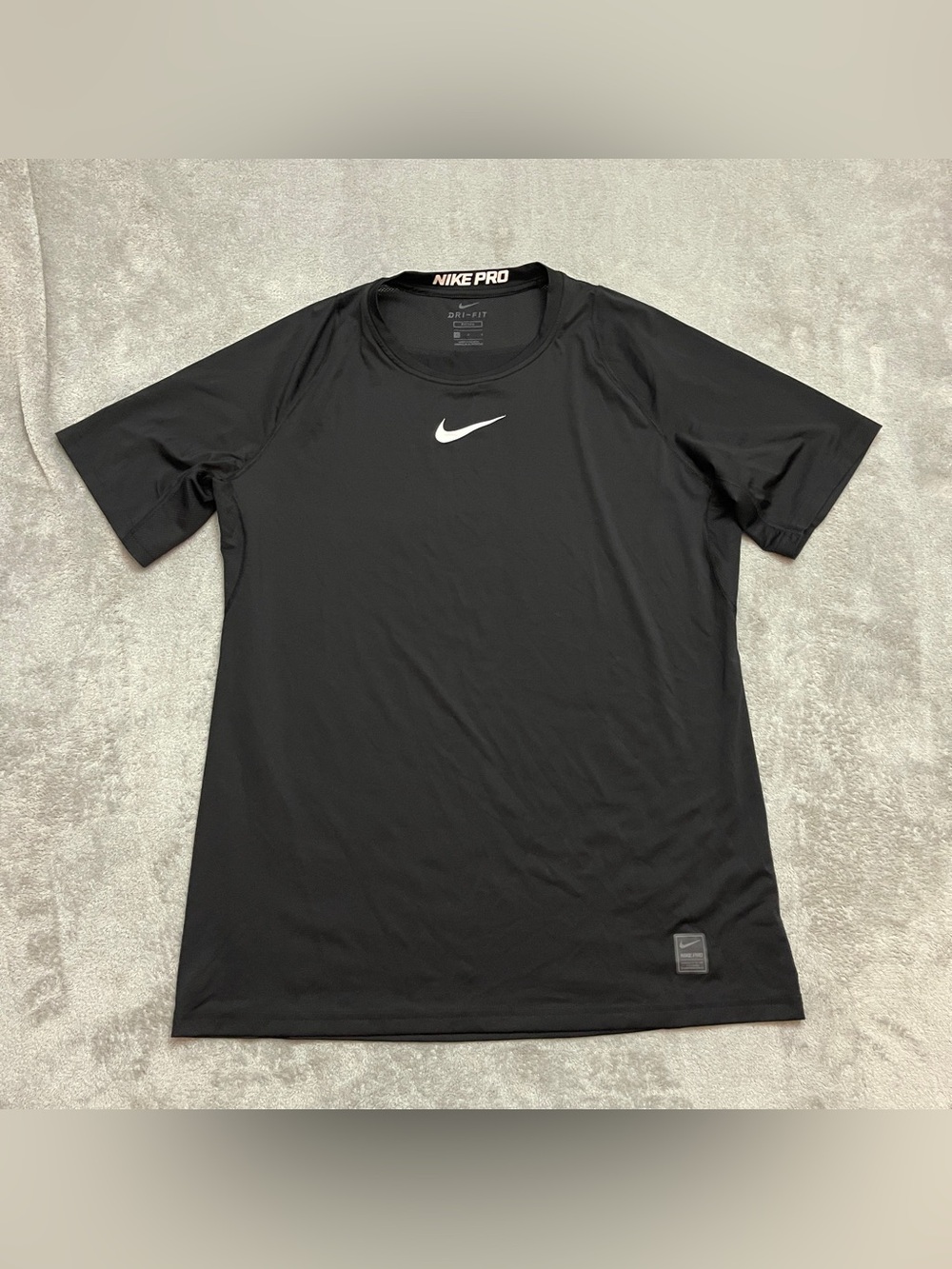 Nike Pro T Shirt Mens Size Large Black Center Swoosh Athletic Fitted Breathable